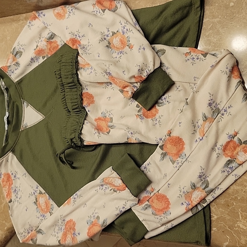 White Birch Peach Floral & Olive Green Trim PJs, S